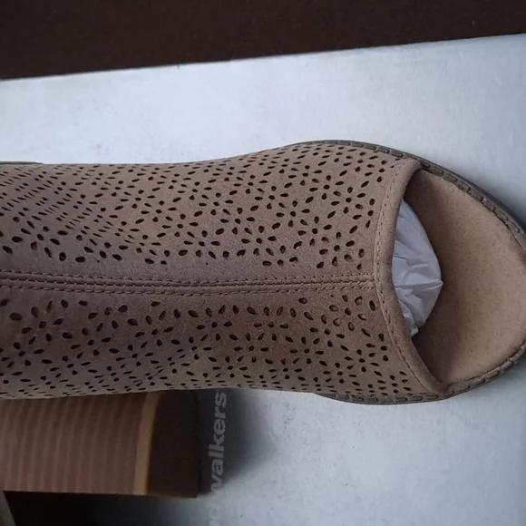 Boots - Picture 2 of 2